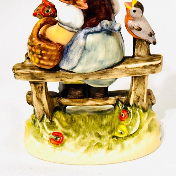 Goebel Hummel 426 3/0 - Pay Attention - TMK7 - First Issue 1999 - Picture 4 of 10